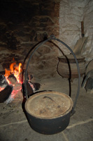 Pot On hearth